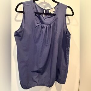 LOFT Sleeveless Scoop-Neck Tank in Navy Blue